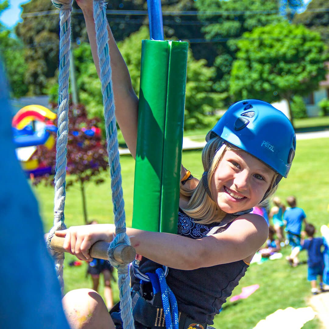 SH_DC-Girl_on_Ropes